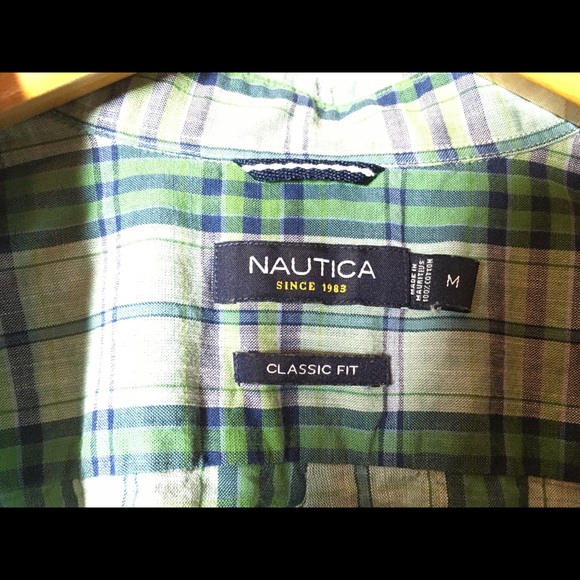 Nautica Classic fit Men’s Plaid Shirt Size Medium - Picture 7 of 8